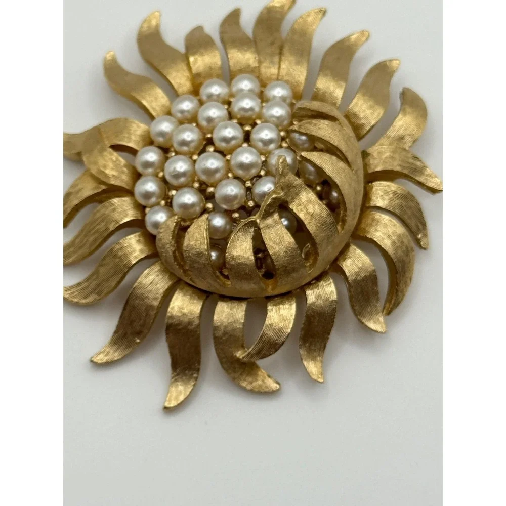 Vintage Crown Trifari Brooch Gold Tone Sunflower Flower Faux Pearl Pin